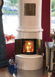 antiker schwedischer Kachelofen von SVEA Hamburg