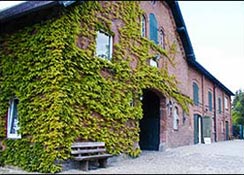 Landausstellung Lasbek mit antiken schwedischen Kachelöfen von SVEA Hamburg